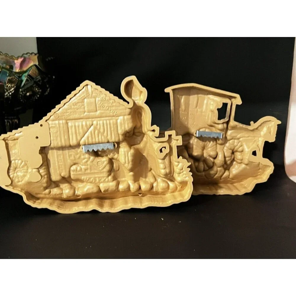 Vintage Burwood Products Wall Hanging Plaques Decor‎ Amish Set Of 2